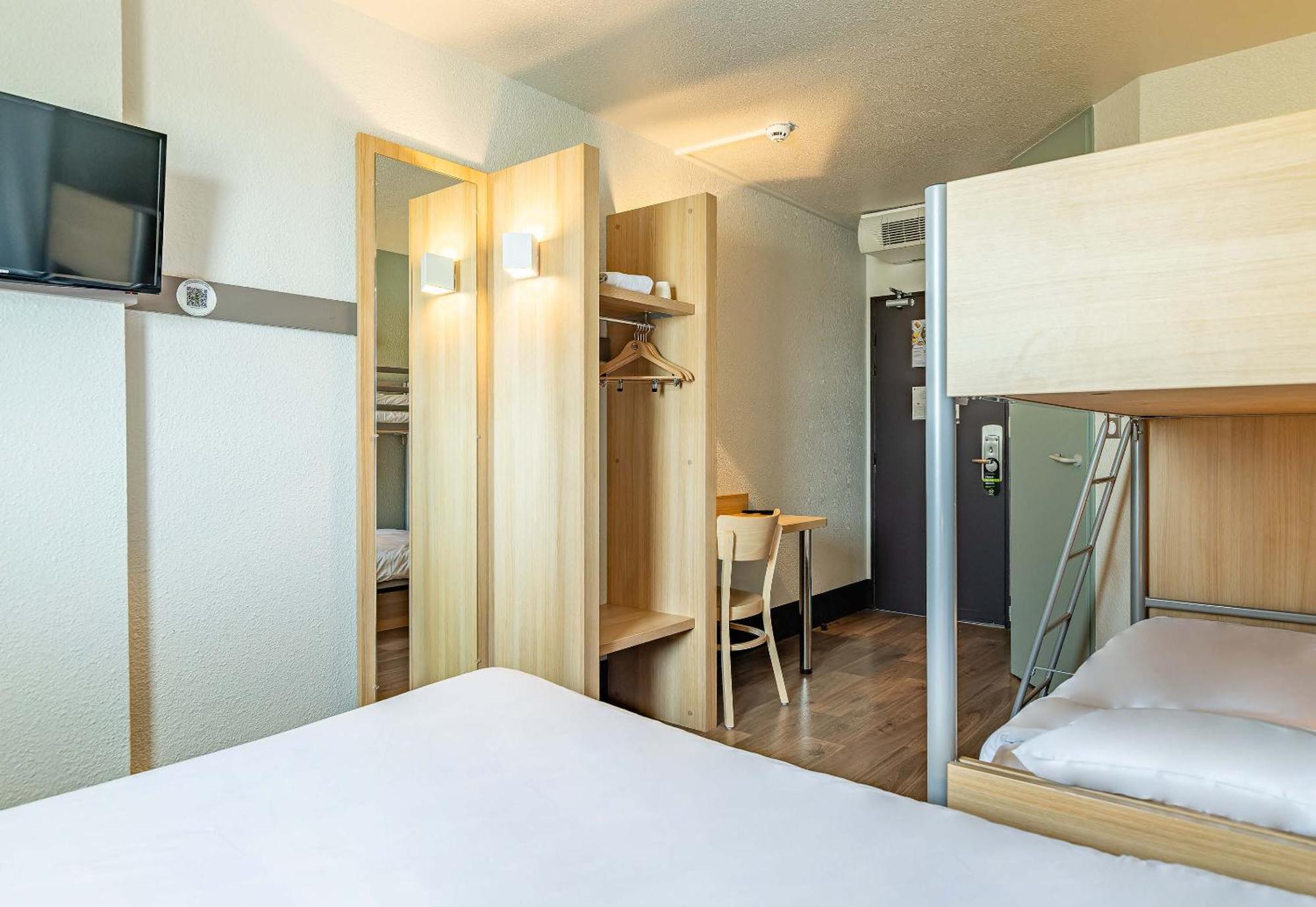 B&B Hotel Poitiers 1 Futuroscope Шасней дю Пуату Екстериор снимка