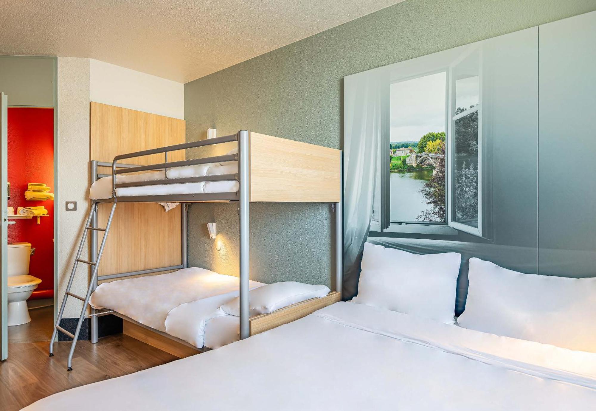B&B Hotel Poitiers 1 Futuroscope Шасней дю Пуату Екстериор снимка