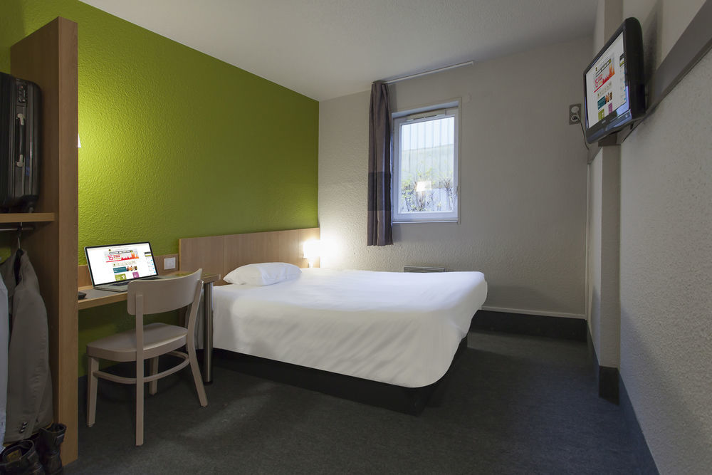 B&B Hotel Poitiers 1 Futuroscope Шасней дю Пуату Екстериор снимка